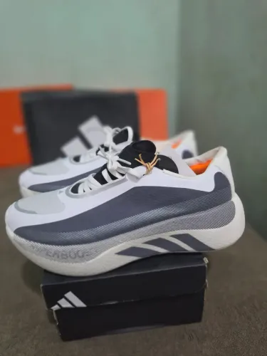 Tênis adidas hiperboost edge