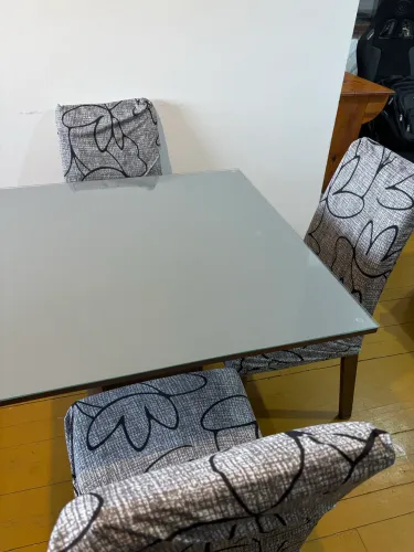 Mesa 4 lugares com vidro