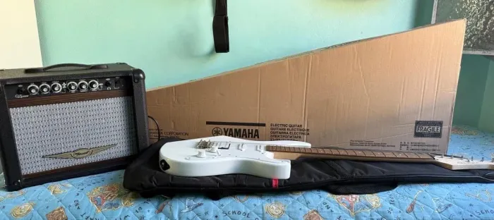 Guitarra com Cubo Zerada