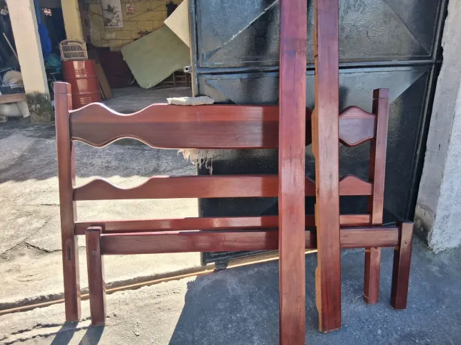 CAMA DE CASAL EM MADEIRA