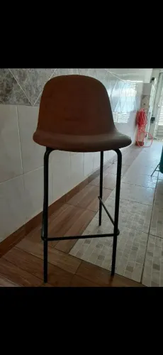 Banqueta em couro para cozinha americana NOVA
