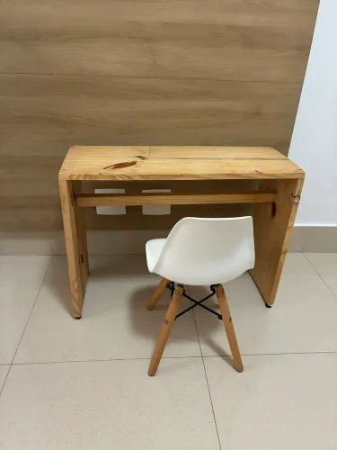 Mesa e cadeira Eiffel infantil