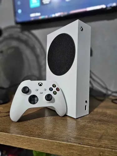 Xbox Series S - 512GB Branco - Semi-Novo + 1 Controle Original - com garantia!
