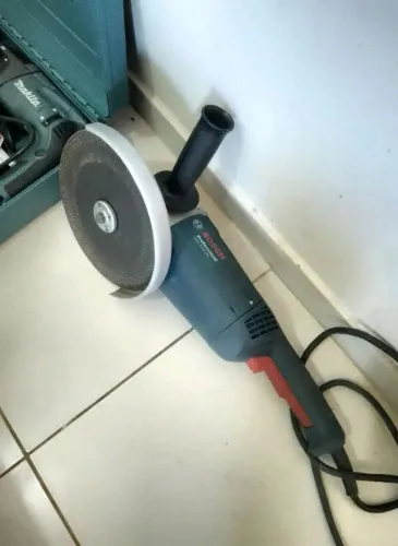 Lixadeira Bosch 9 polegadas 