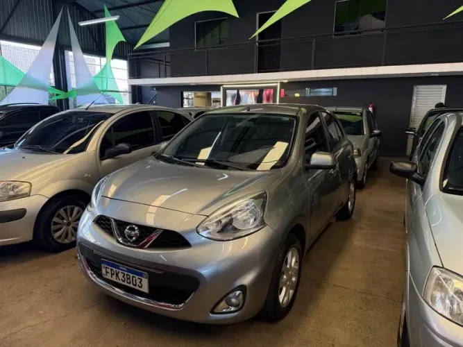 Nissan March SV 1.6 16V Flexstart 5P Mec. 2015