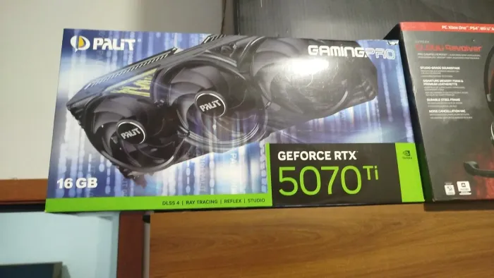 Placa de vídeo Rtx 5070 Ti Palit Gaming pro