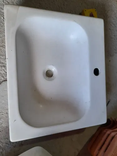 Vende-se 2 pias de sobrepor.