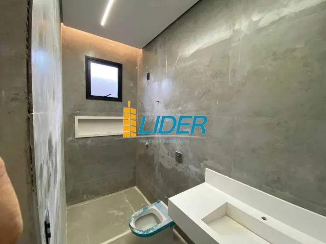 CASA EM CONDOMÍNIO à venda, 3 quartos, 3 suítes, 2 vagas, GRAND VILLE - Uberlândia/MG