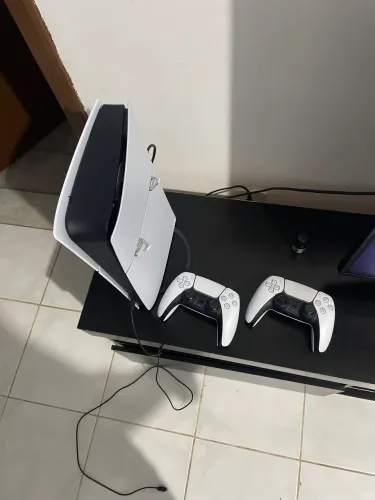 PS5 SLIM 825 GB e Dois controles