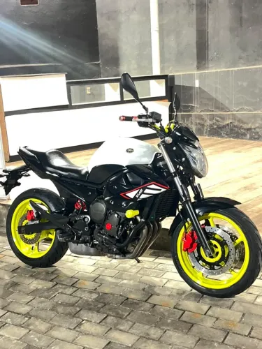 YAMAHA XJ6 N 2010