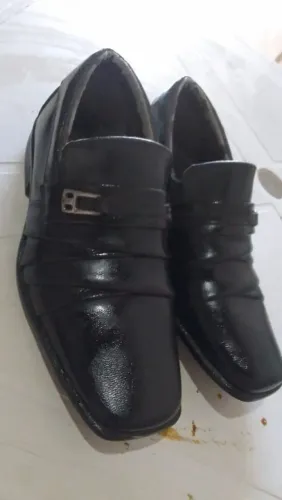 Vendo sapato social novo, numeração 28!! Interessados chamar no meu whatsapp *