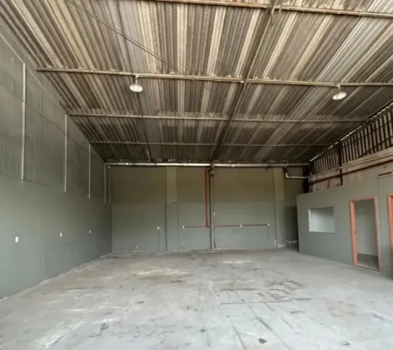 Alugo Galpão 180m² Industrial c/ Habite-se em Condominio no Aleixo
