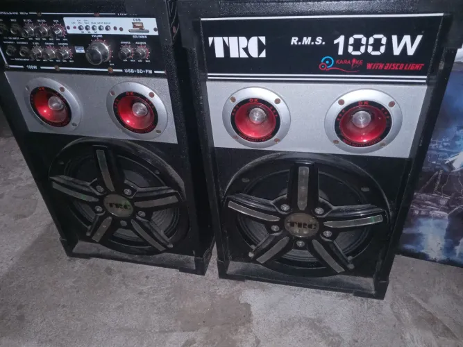 ? Par de Caixas de Som TRC 100W RMS - No Estado - Para Peças ou Reparo