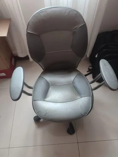 Cadeira de escritório em couro