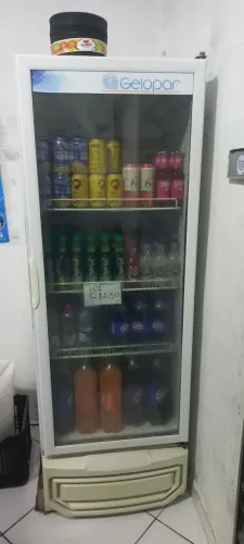 Expositor e refrigerador  gelepar410 litros 