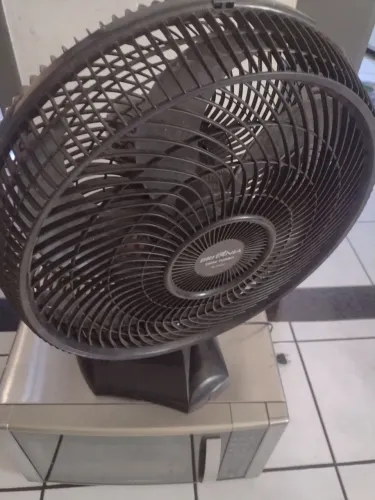 Ventilador Britânia com defeito 