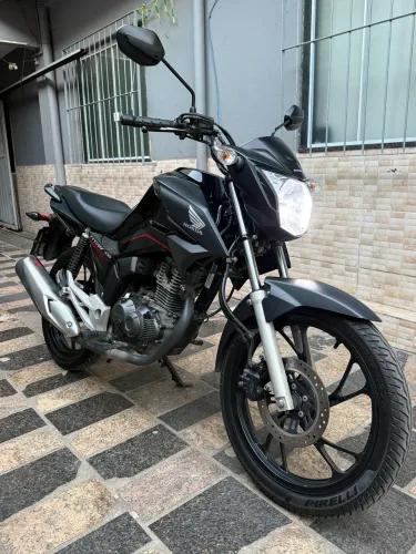 Titan 160 muito nova