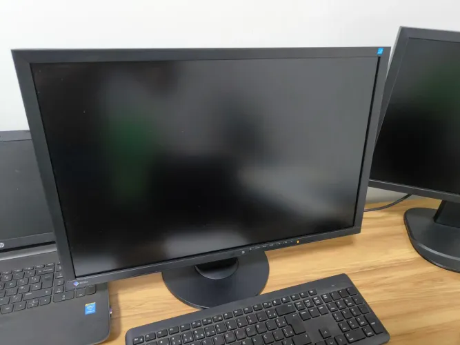 Monitor médico EIZO e BARCO para raiox 