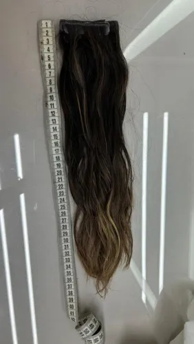 Cabelo brasileiro já com fita metado Val oliveira