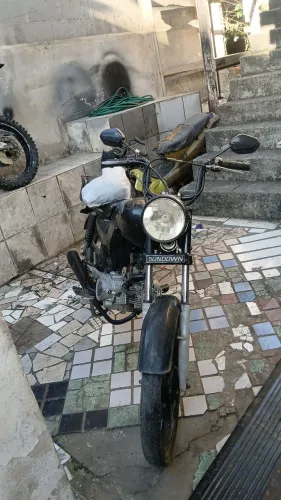 Vende-se ou troco Hunter ciclomotor já 100cc motinha é um jato...