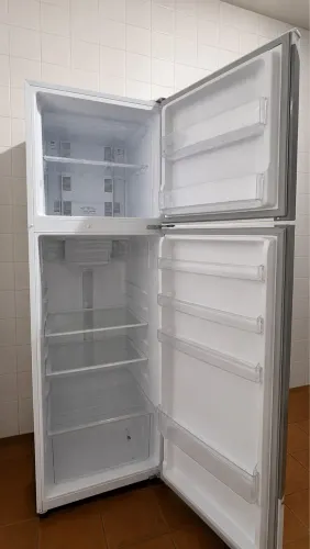 Vende-se geladeira Panasonic