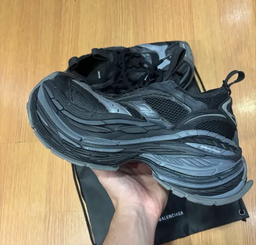 Balenciaga XL Reduced
