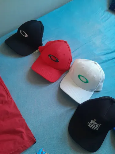 Bone Oakley e de time 