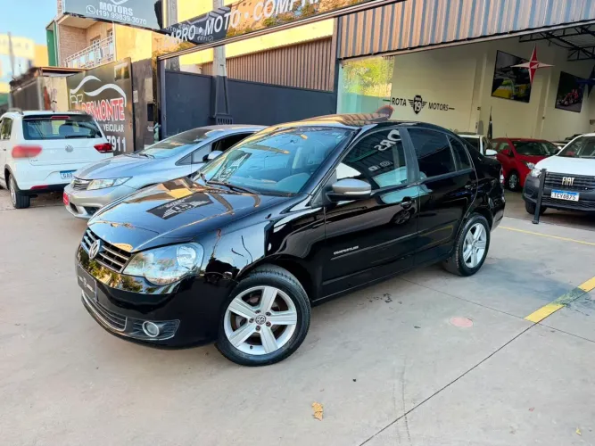 Volkswagen Polo Sed. Comfort. 1.6 MI Tot. Flex 8V 2012