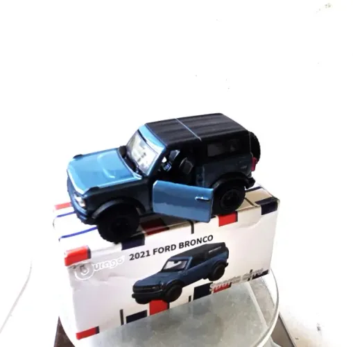 Miniatura 2021 Ford Bronco - Burago 1:64