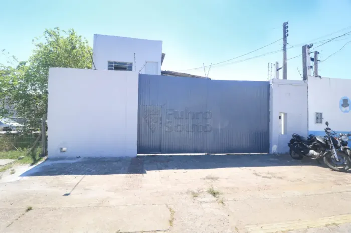 Amplo prédio Comercial no Fragata