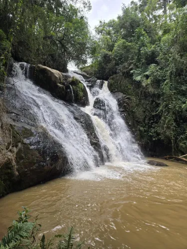 Terreno com Cachoeira  e Corredeiras