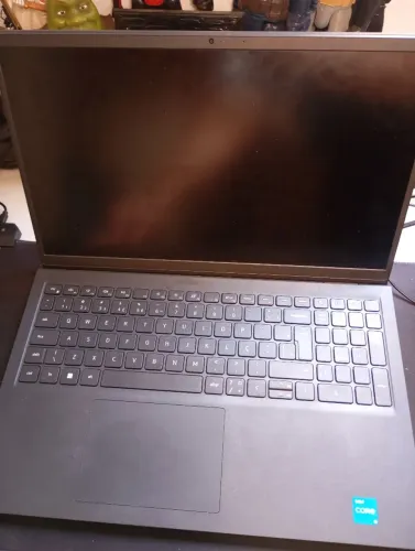 Notebook Dell Inspiron 15 3520 core i5 12ª Gen 8GB SSD Tela 15,6" Full HD Linux