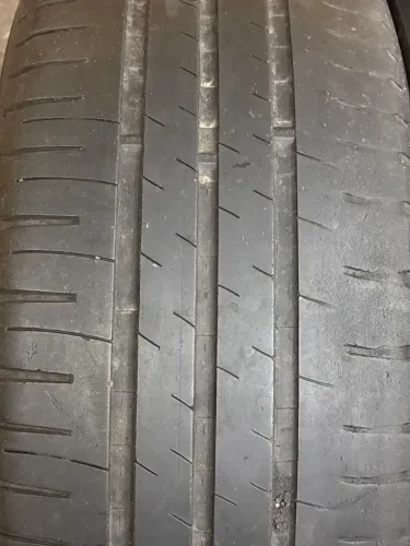 Pneus 195/60-15 dois Michelin e dois Pirelli