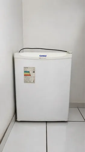 Vendo Frigobar Cônsul 76Litros