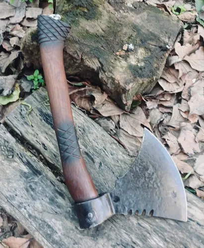 Machadinha Artesanal Camping Trilha Aço Carbono Cabo Madeira