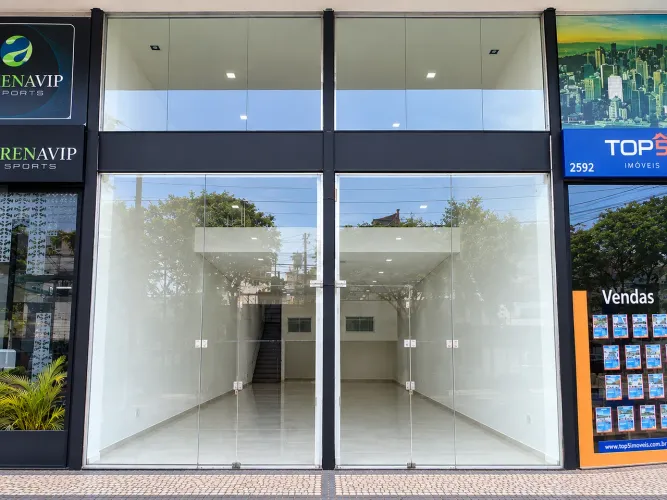Locação - Loja comercial de 170 m² na Av. Presidente Itamar Franco em São Mateus com estac