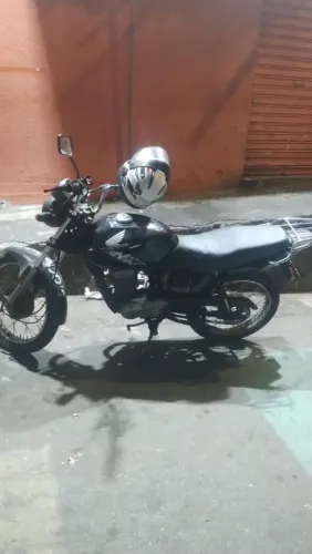 vendo a moto top toda original recibo em branco só dois donos.