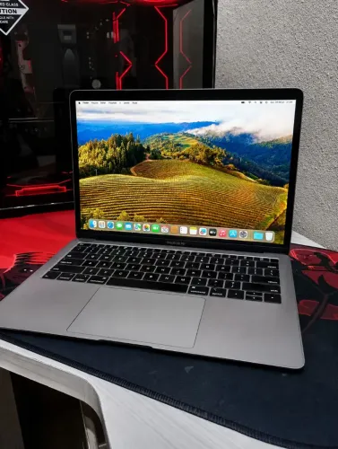 MacBook Air 2019 90% de bateria i5, 16GB RAM, SSD 256GB, Touch ID + Carregador Original