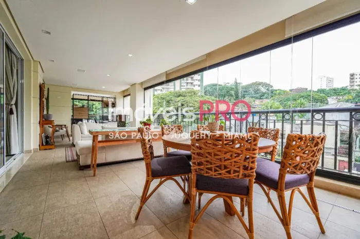 Apto de 245m2 com 4 dorm sendo 3 suites e 4 vagas no Chacara Klabin