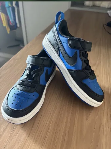 Tênis Nike TAM 28 em excelente estado 