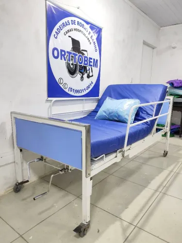 Cama Hospitalar 2 Manivelas com Colchão Impermeável Hospitalar e Travesseiro Estrado Fecha