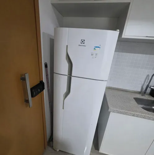 Geladeira Electrolux DC35A Cycle Defrost 260L Super Freezer Duplex Branca