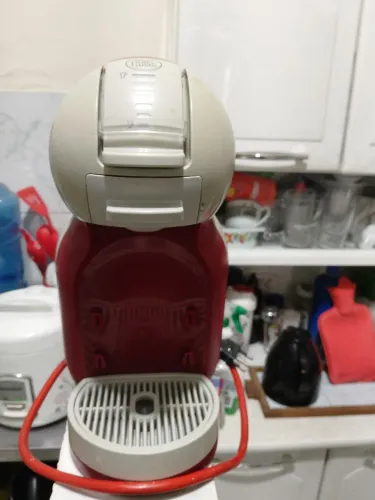 Cafeteira Nestlé dolce Gusto perfeito estado funcionando tenho vídeo ao vivo.