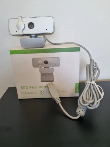 Webcam Lenovo 300 Full HD Com 2 Microfones Integrados 1080p 30fps USB