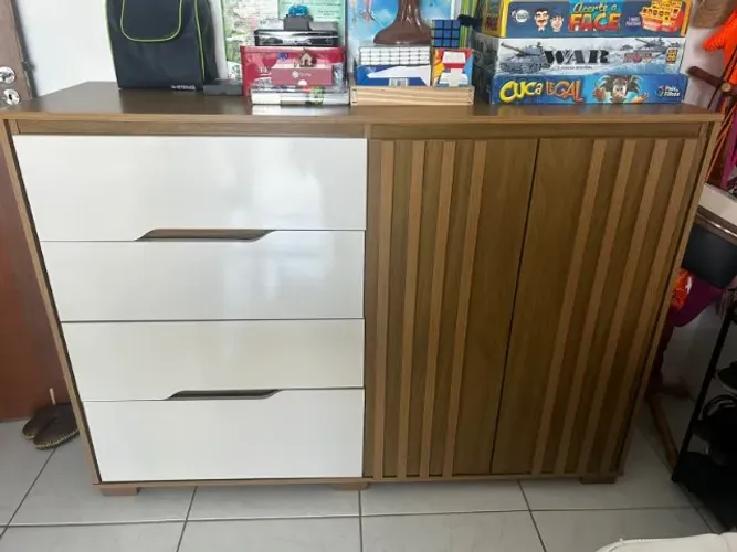 Cômoda Texas, 4 gavetas e 2 portas - Moval