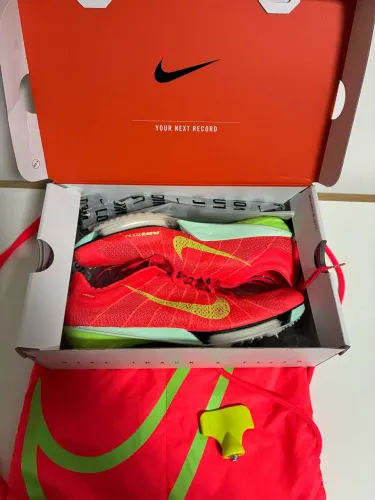Sapatilha de Atletismo: Nike Air Zoom Victory 2 Glam (Tamanho 43)