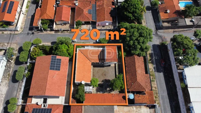 Casa com sobrado de 3 suítes no bairro Jardim Paulista