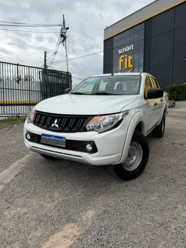 Mitsubishi L200 Tri. Outd. GLX 2.4 CD 4X4 Die. MEC 2023