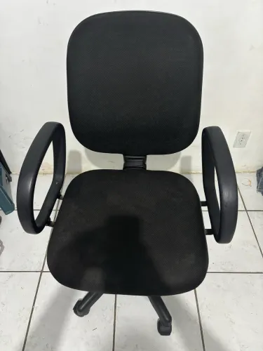 VENDO CADEIRA GIRATÓRIA + MESA PARA ESTUDOS