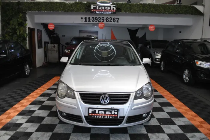 Volkswagen Polo Sedan 1.6 MI Total Flex 8V 4P 2012